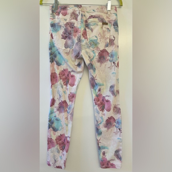 Joe’s Skinny Ankle Jean in Multicolor Floral - Picture 3 of 8